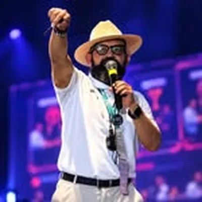 Juan Camilo Espinosa Puerto, Juan Camilo Espinosa - Asesor de Negocios de Belleza